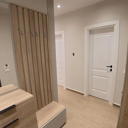 Daire Liburna Azure 12 - Sea & Pine Escape Golem (Tirana)